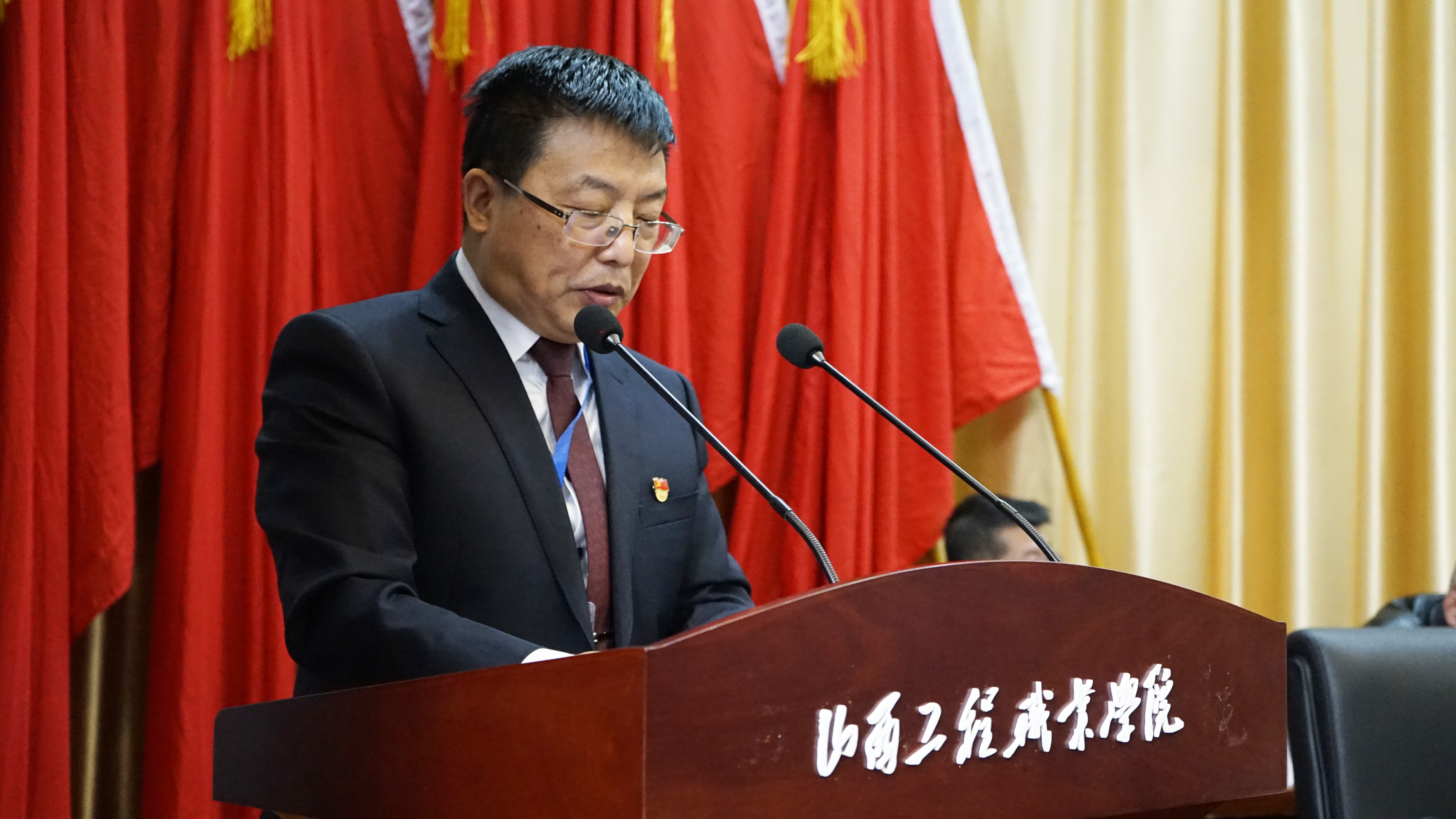 李.jpg 李.jpg